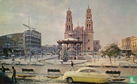 Plaza de Armas en kathedraal van Chihuahua - Afbeelding 1