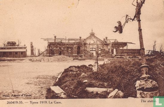 Ruines d'Ypres - 1919. La Gare