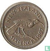 Nieuw-Zeeland 6 pence 1957 (met schouderriem) - Afbeelding 1