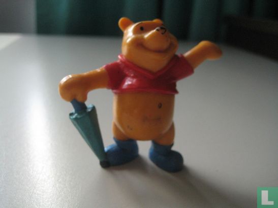 Winnie-the-Pooh with umbrella - Image 1