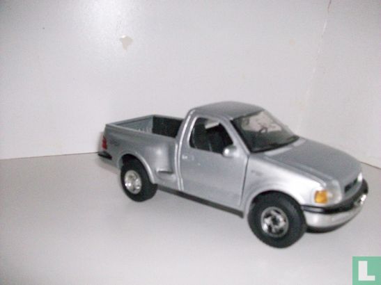 Ford F150 - Image 2