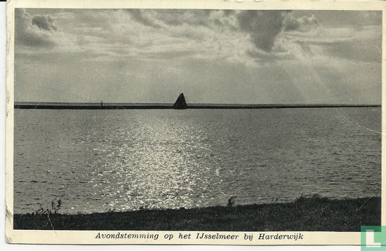 Avondstemming op het IJsselmeer bij Harderwijk