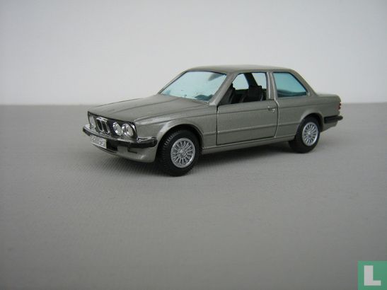 BMW 325i - Afbeelding 1