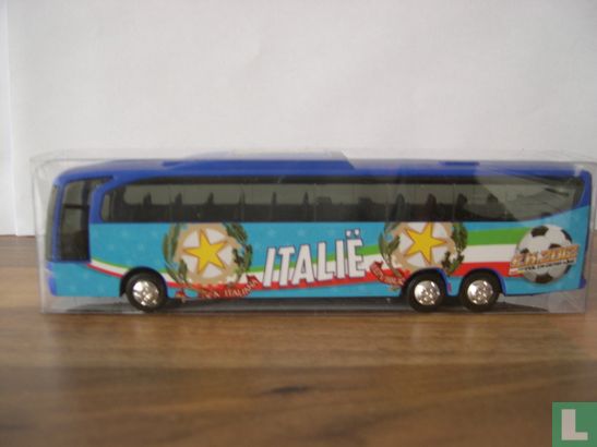 Spelersbus Italië EK 2012 - Afbeelding 1