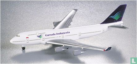 Garuda  747-400