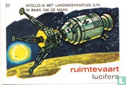 Apollo 10 met landingsvaartuig (LM) in baan om de maan