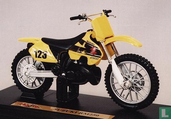 Suzuki RM250 #123 - Image 1
