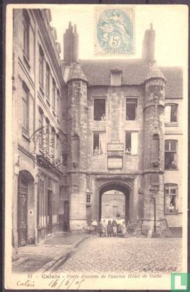 Calais, Porte d'entree de l'ancien Hotel de Guise