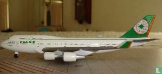 Eva Air - 747-400 "Inflight Sales"