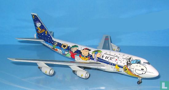 ANA - 747-400D "Snoopy"