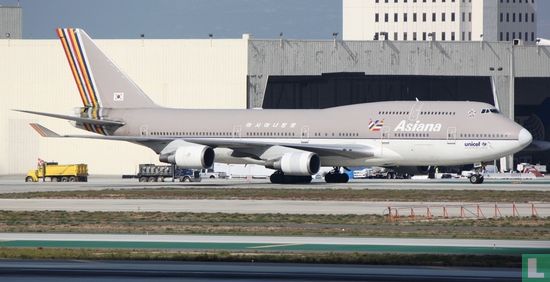Asiana Cargo - 747 "Unicef"