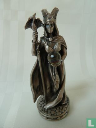 GUINEVERE - White Queen - chess piece - Image 1