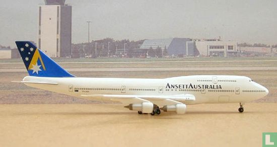 Ansett - 747-312 "Spaceship"