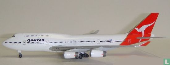 Qantas - 747-438 "City of Canberra"