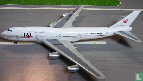 JAL - 747-338 "Qantas"