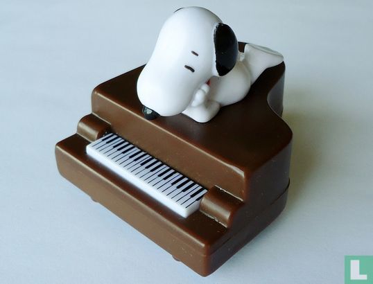 Snoopy op piano - Image 2