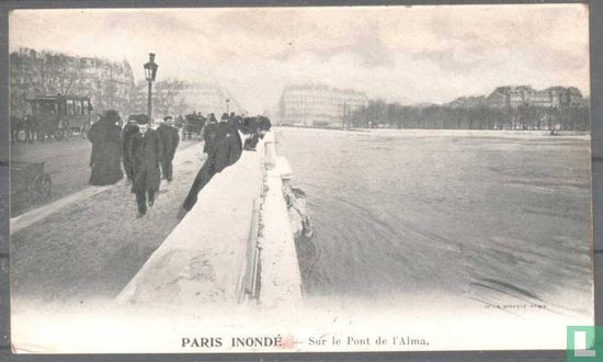 Paris Inonde, Sur le pont de l'Alma