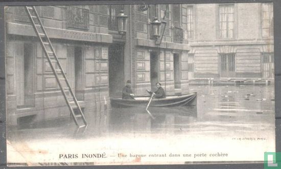 Paris Inonde, Une barque entrantdans une porte cochere