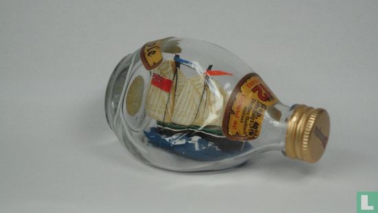 Dimple 12 y.o. met zeilboot "York England" in fles - Image 1