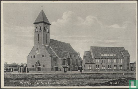 De H. Sacramentskerk met Klooster