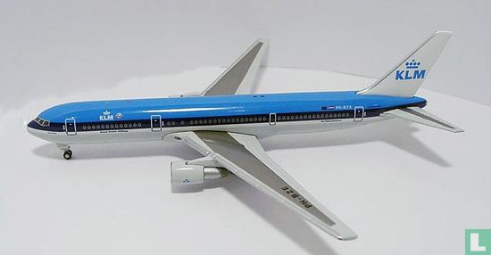 KLM - 767-300 (01)