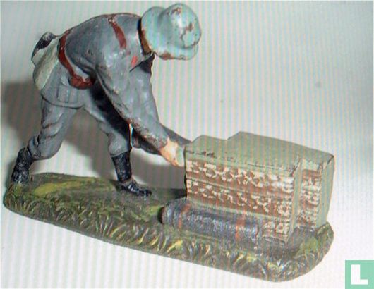 Artilleryman with grenade 