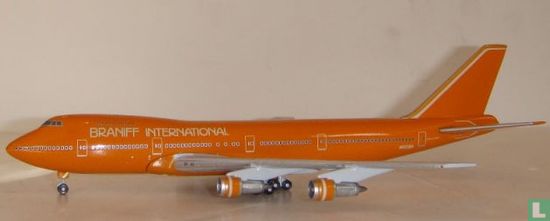 Braniff International - 747-227B