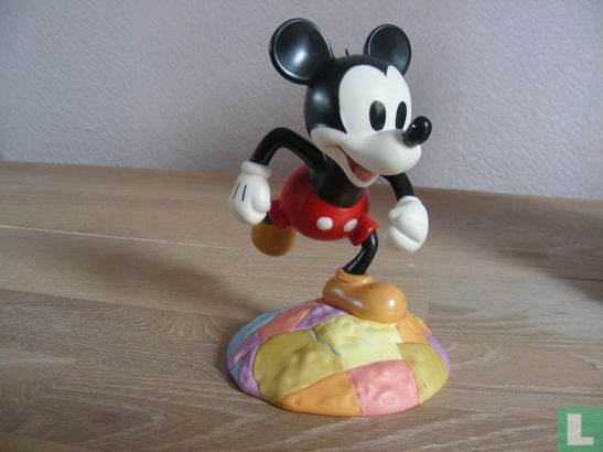 Mickey Mouse an der Oberseite der Welt - Bild 1