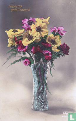 Hartelijk gefeliciteerd - Glazen vaas met bloemen - Afbeelding 1