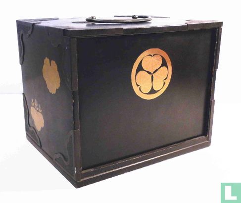 Mah Jongg  Been&Bamboe Bijzonder Japans zwart gelakte 5-laden kist met gouden motieven - Bild 1