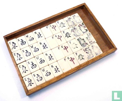 Mah Jongg Chad Valley Lichtbruine houten lage 5-laden doos met schuiffront met twee karakters - Bild 3