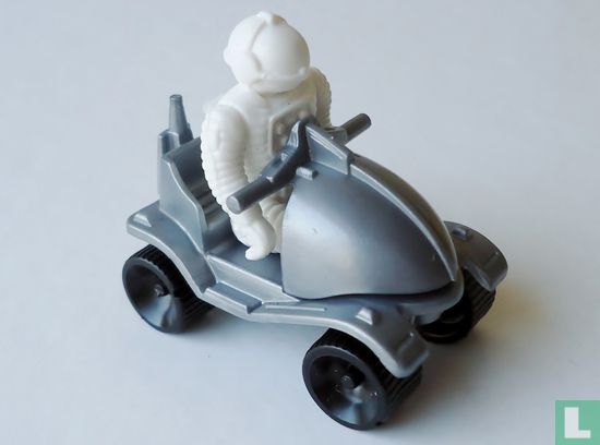 Astronaute en véhicule