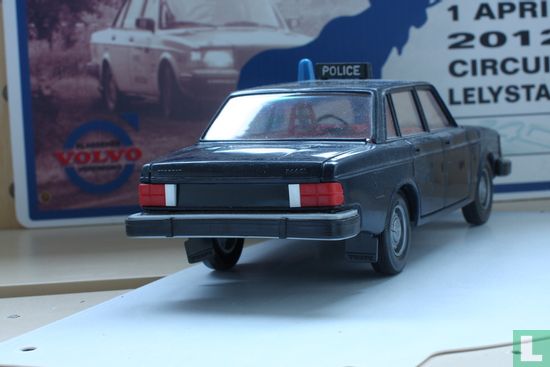 Volvo 244 DL Poliisi - Bild 2