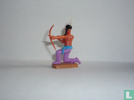 Indian kneeling bow at the ready (purple) - Image 2