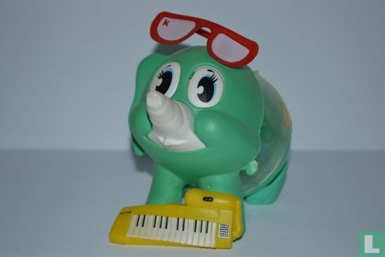 Olifant met keyboard en bril