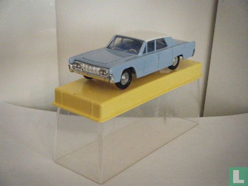 Lincoln Continental - Image 1