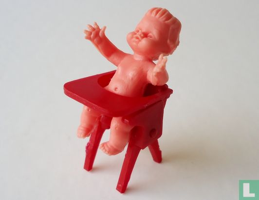Baby op stoel - Afbeelding 2