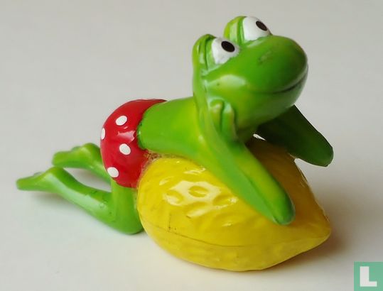 Frog with lemon
