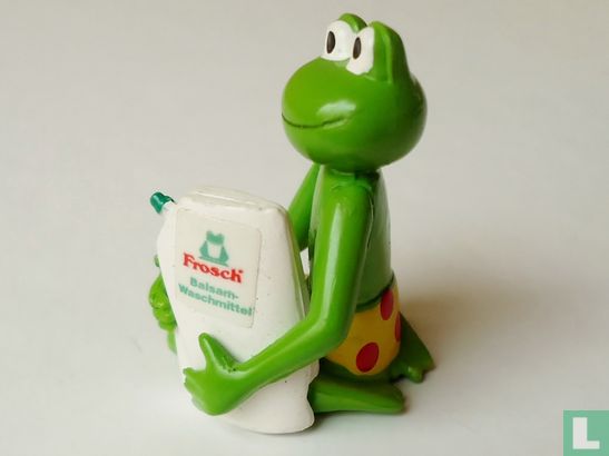 Frog with detergent - Image 2