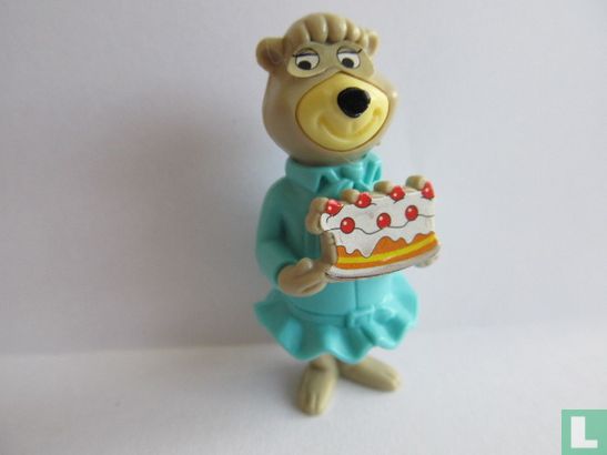 Cindy Bear with cake - Image 1
