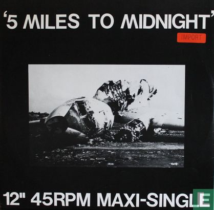 5 Miles to Midnight - Afbeelding 1