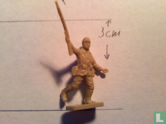 Soldat japonais (fusil en l'air) - Image 1