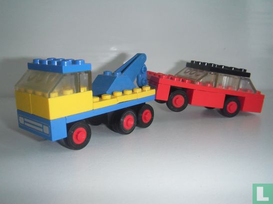 Lego 651-1 Tow Truck and Car - Image 2