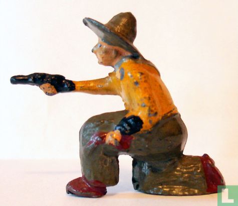 Cowboy kneeling - Image 2