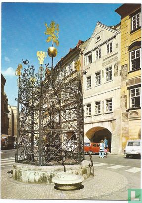 Praha, Male namesti (Little Square), Fountain dating from 1560 - Afbeelding 1