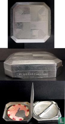 Compact by Plasssard