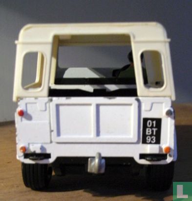 White UN Landrover and action figures boxed set - Afbeelding 2