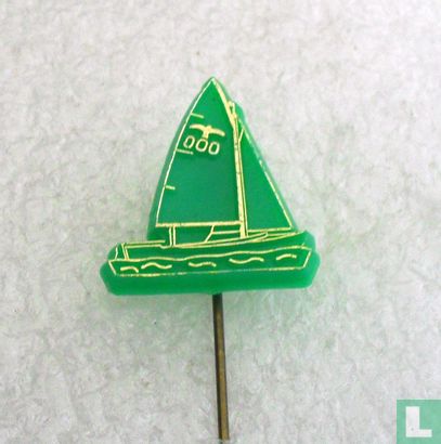 Sailboat 000 [gold on green]