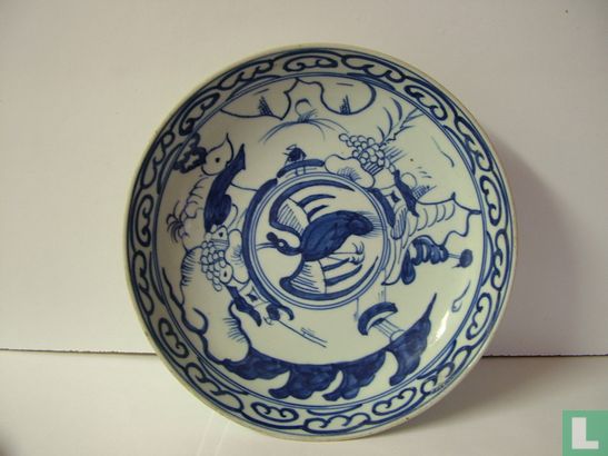plate with bird - Image 1