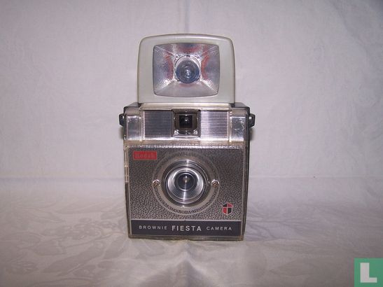 Brownie Fiesta camera (1ste versie) met flitser